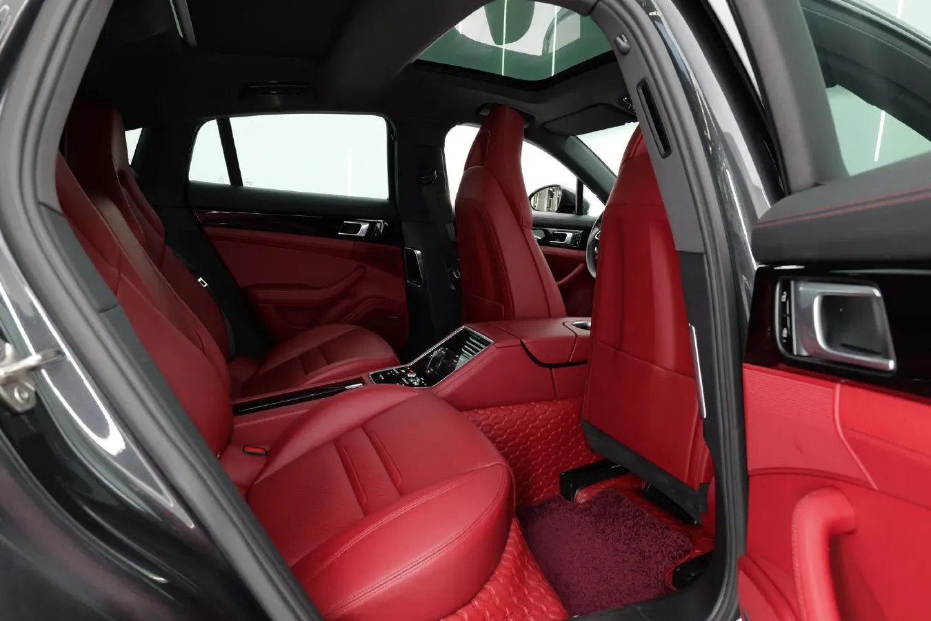 2021 Porsche Panamera 2.9T 330HP V6 8DCT,autocango,china used car exporter,china ev exporter,chinese used car exporter,chinese used ev exporter