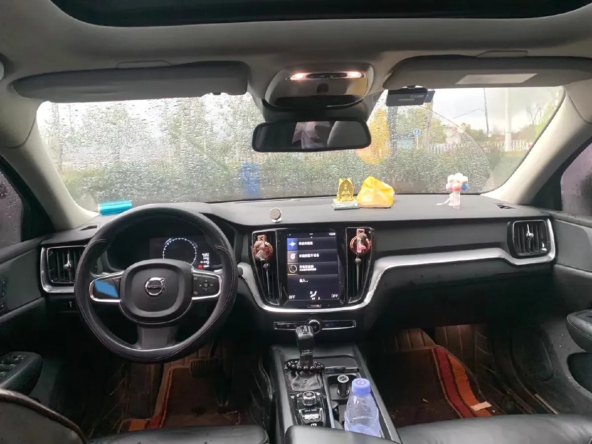 2020 Volvo S60 2.0T 190HP L4 8AT,autocango,china used car exporter,china ev exporter,chinese used car exporter,chinese used ev exporter