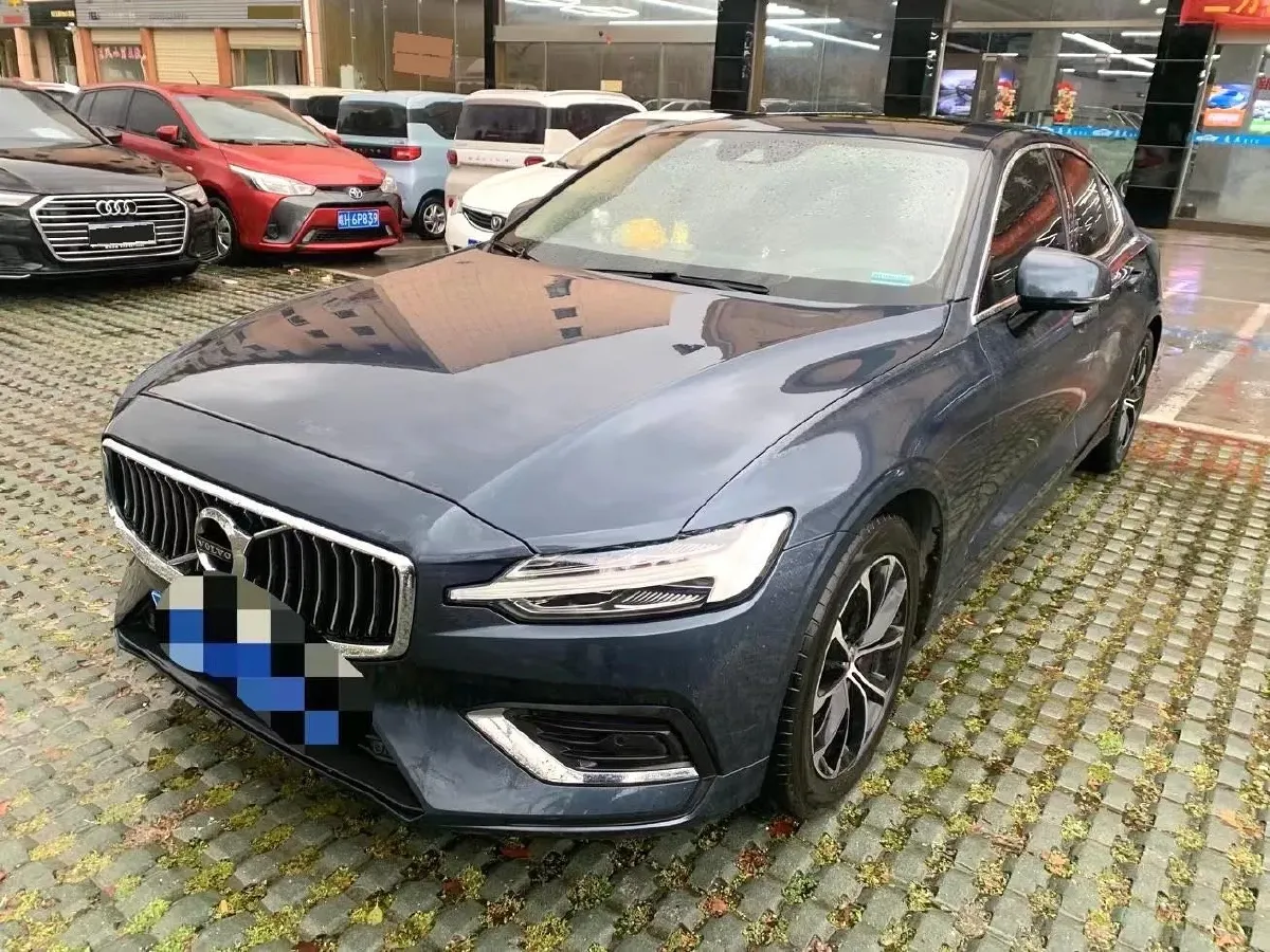 2020 Volvo S60 2.0T 190HP L4 8AT,autocango,china used car exporter,china ev exporter,chinese used car exporter,chinese used ev exporter