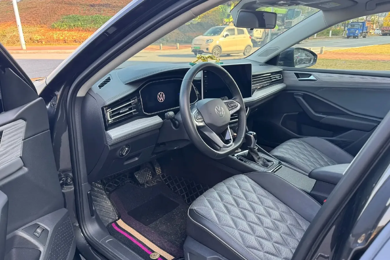 2023 Volkswagen Sagitar 1.5T 160HP L4 7DCT,autocango,china used car exporter,china ev exporter,chinese used car exporter,chinese used ev exporter