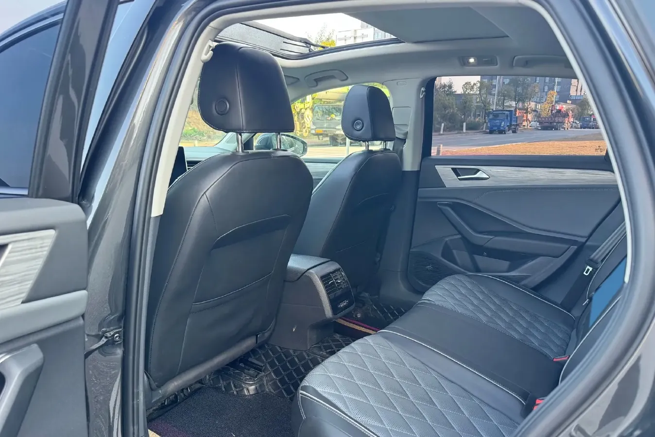 2023 Volkswagen Sagitar 1.5T 160HP L4 7DCT,autocango,china used car exporter,china ev exporter,chinese used car exporter,chinese used ev exporter