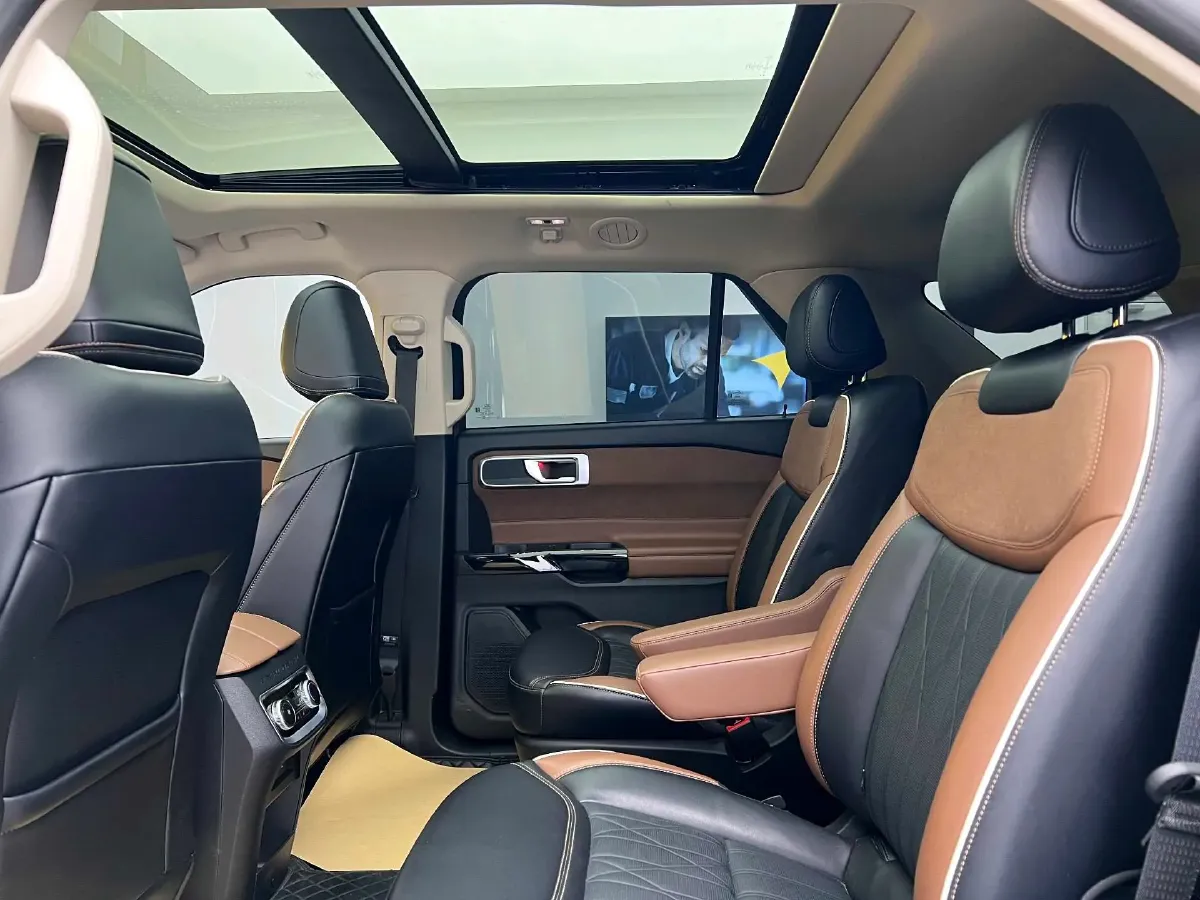 2023 Ford Explorer 2.3T 276HP L4 10AT,autocango,china used car exporter,china ev exporter,chinese used car exporter,chinese used ev exporter