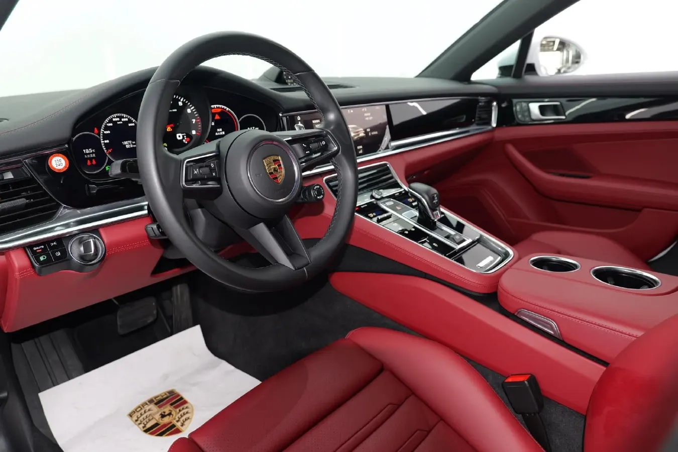 2021 Porsche Panamera 2.9T 330HP V6 8DCT,autocango,china used car exporter,china ev exporter,chinese used car exporter,chinese used ev exporter