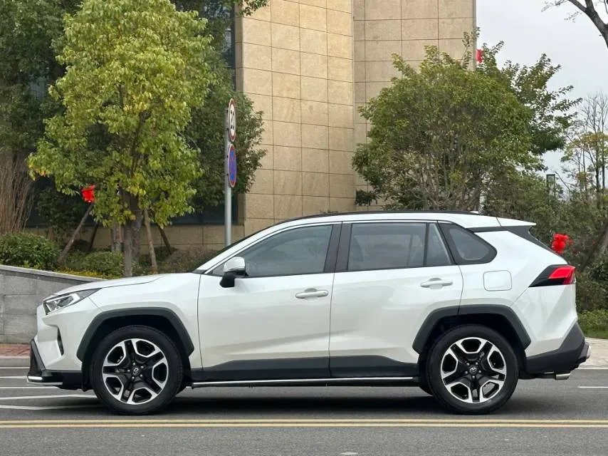 2021 Toyota RAV4 2.0L 171HP L4 CVT,autocango,china used car exporter,china ev exporter,chinese used car exporter,chinese used ev exporter