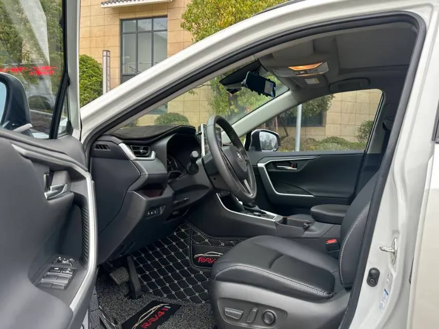 2021 Toyota RAV4 2.0L 171HP L4 CVT,autocango,china used car exporter,china ev exporter,chinese used car exporter,chinese used ev exporter