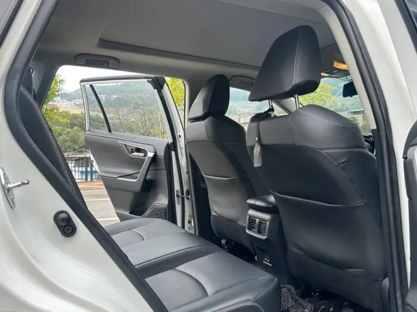 2021 Toyota RAV4 2.0L 171HP L4 CVT,autocango,china used car exporter,china ev exporter,chinese used car exporter,chinese used ev exporter