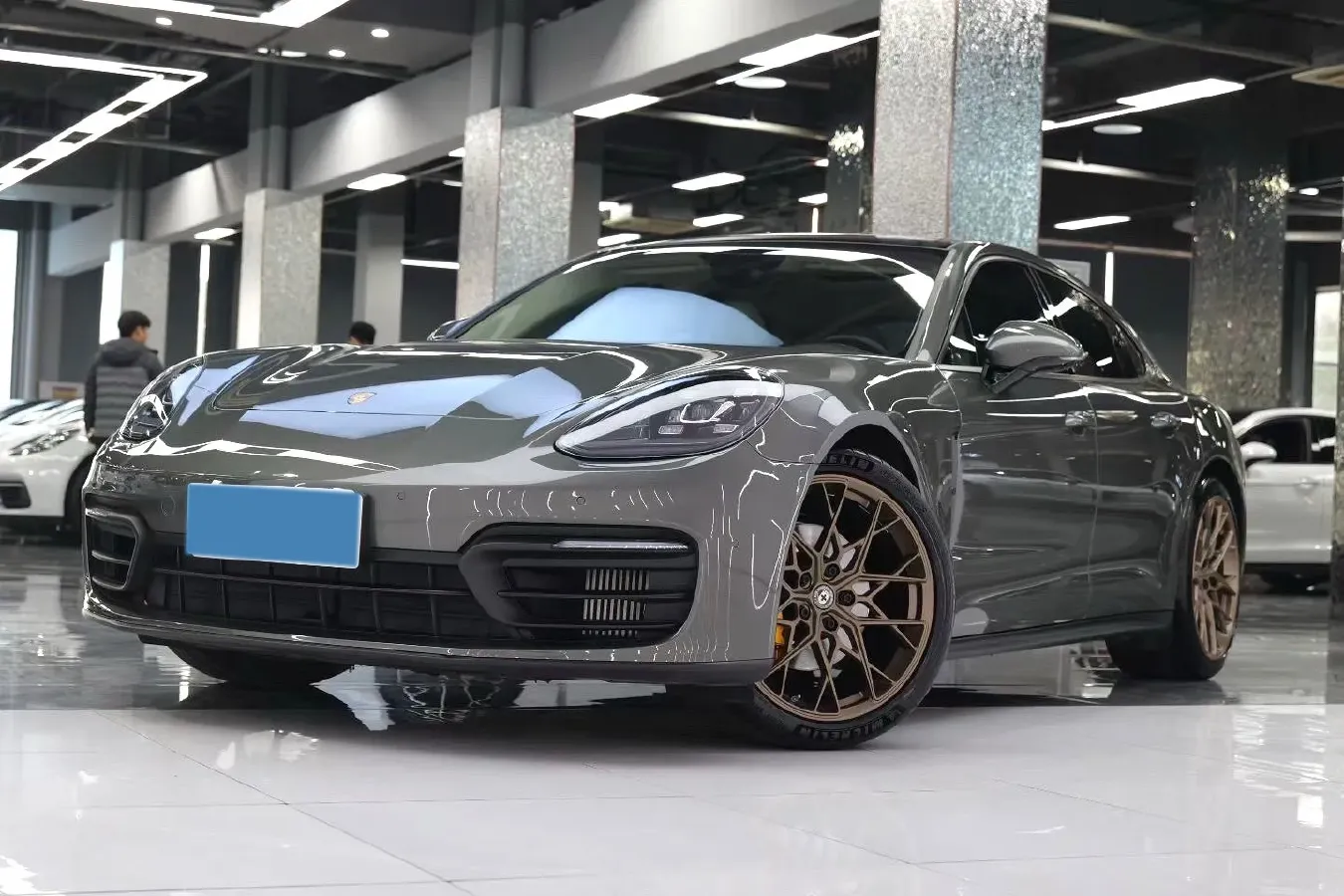 2021 Porsche Panamera 2.9T 330HP V6 8DCT,autocango,china used car exporter,china ev exporter,chinese used car exporter,chinese used ev exporter