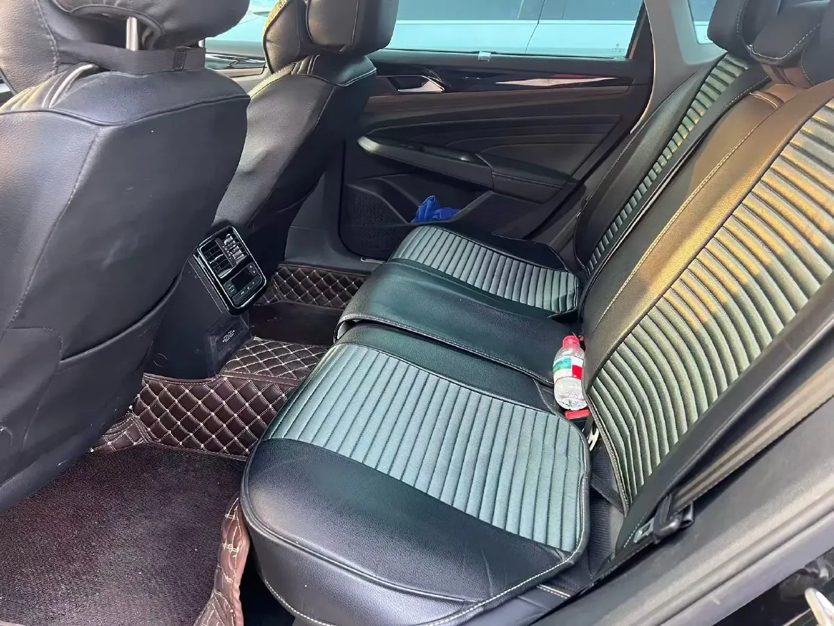 2019 Volvo V40 1.5T 152HP L4 6AT,autocango,china used car exporter,china ev exporter,chinese used car exporter,chinese used ev exporter