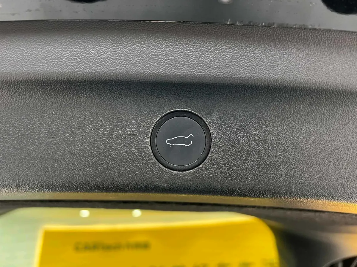 2022 Tesla Model Y BEV 60KWH,autocango,china used car exporter,china ev exporter,chinese used car exporter,chinese used ev exporter