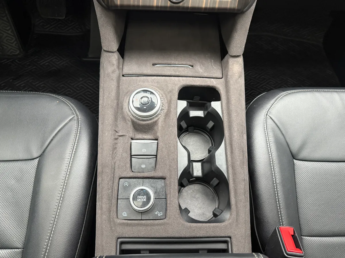 2020 Ford Explorer 2.3T 276HP L4 10AT,autocango,china used car exporter,china ev exporter,chinese used car exporter,chinese used ev exporter