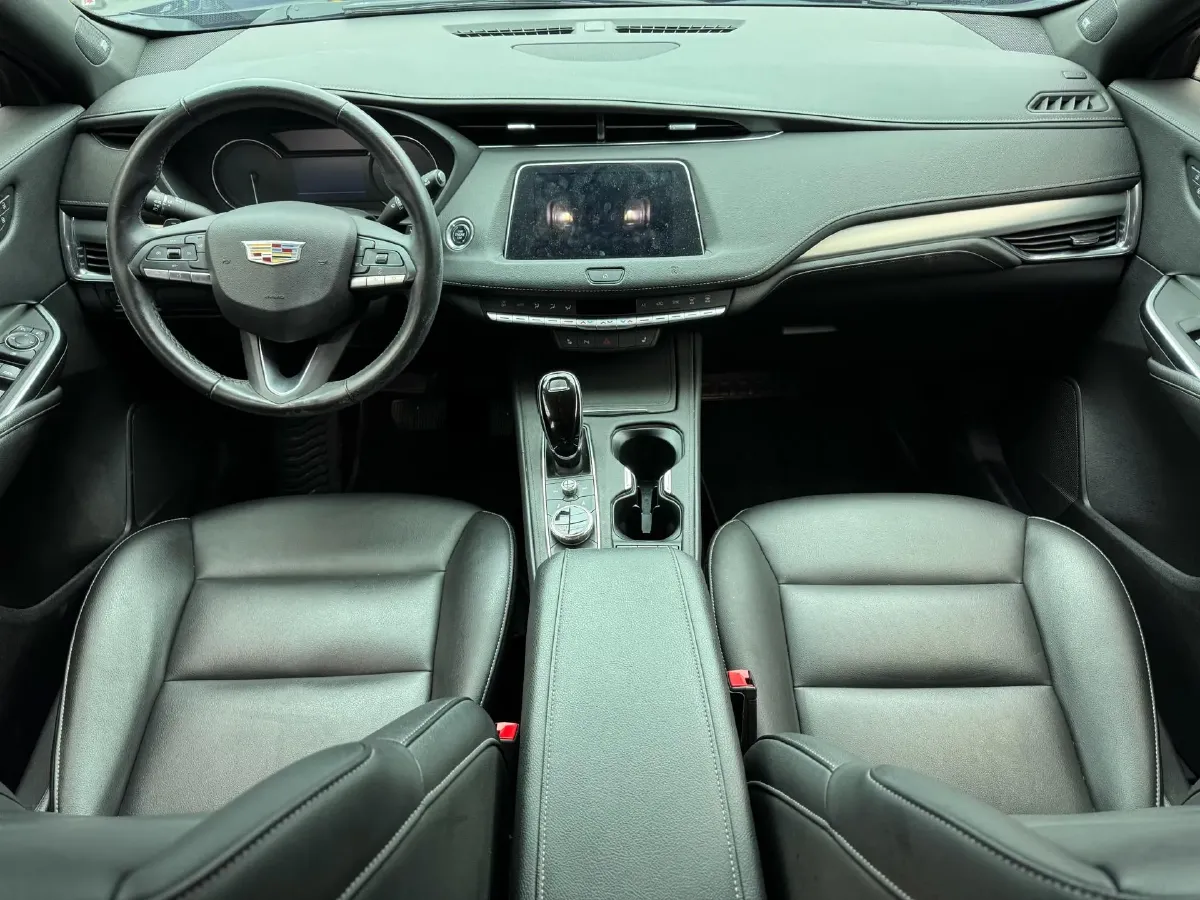 2020 Cadillac XT4 2.0T 241HP L4 9AT,autocango,china used car exporter,china ev exporter,chinese used car exporter,chinese used ev exporter