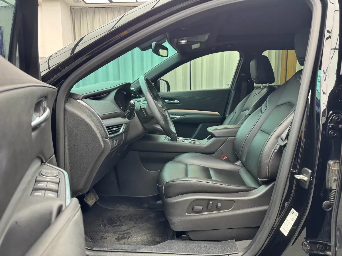 2020 Cadillac XT4 2.0T 241HP L4 9AT,autocango,china used car exporter,china ev exporter,chinese used car exporter,chinese used ev exporter