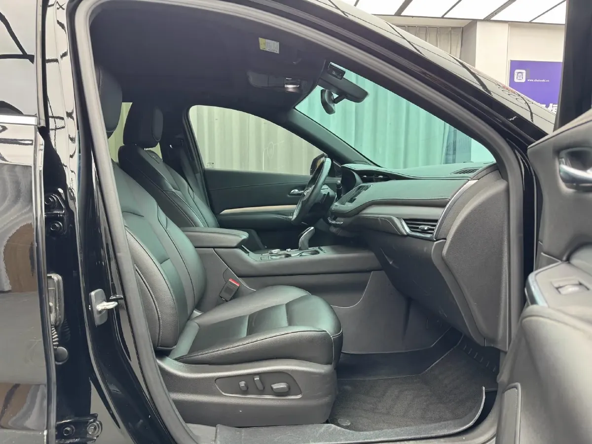 2020 Cadillac XT4 2.0T 241HP L4 9AT,autocango,china used car exporter,china ev exporter,chinese used car exporter,chinese used ev exporter