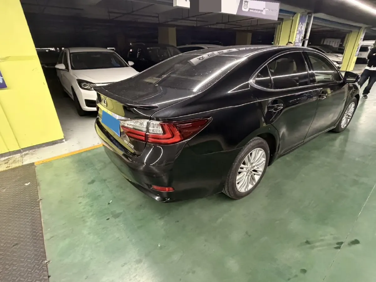2015 Lexus ES 2.0L 167HP L4 6AT,autocango,china used car exporter,china ev exporter,chinese used car exporter,chinese used ev exporter