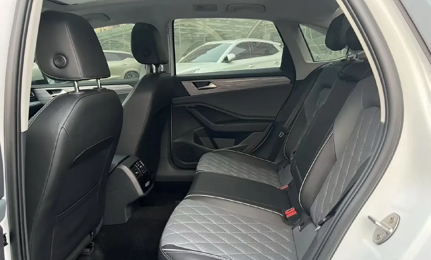 2023 Volkswagen Sagitar 1.4T 150HP L4 7DCT,autocango,china used car exporter,china ev exporter,chinese used car exporter,chinese used ev exporter