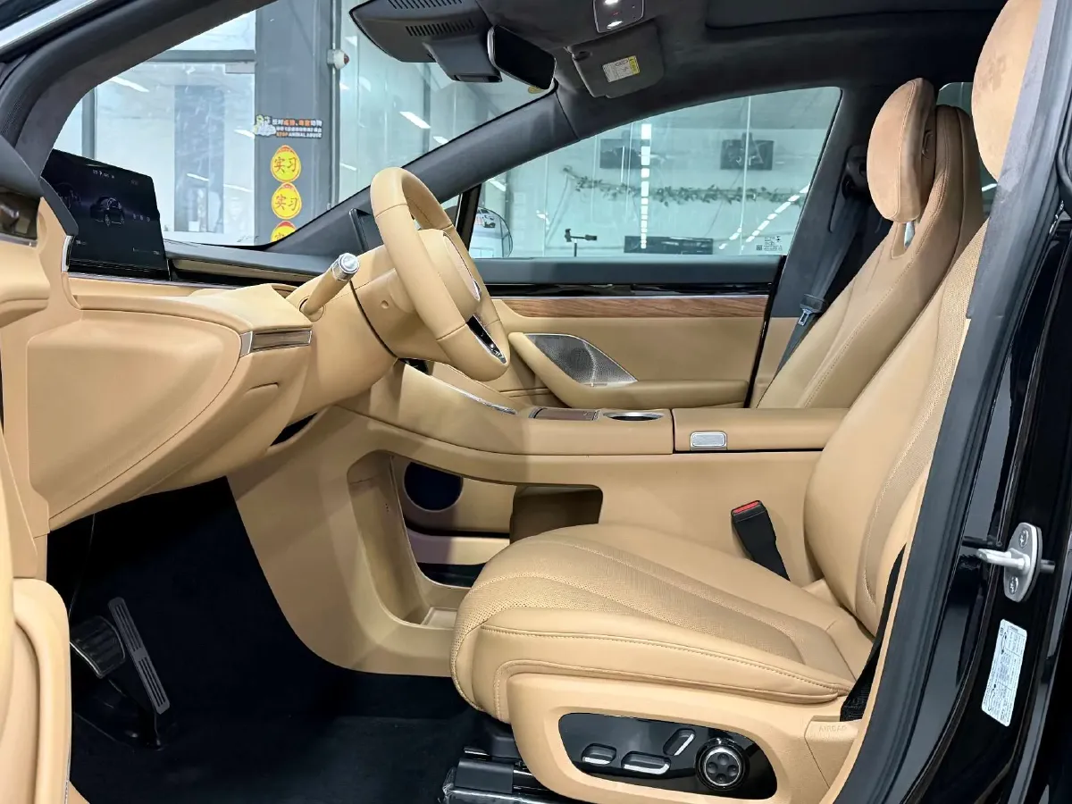 2025 Luxeed R7 REEV 156HP REEV 37KWH,autocango,china used car exporter,china ev exporter,chinese used car exporter,chinese used ev exporter