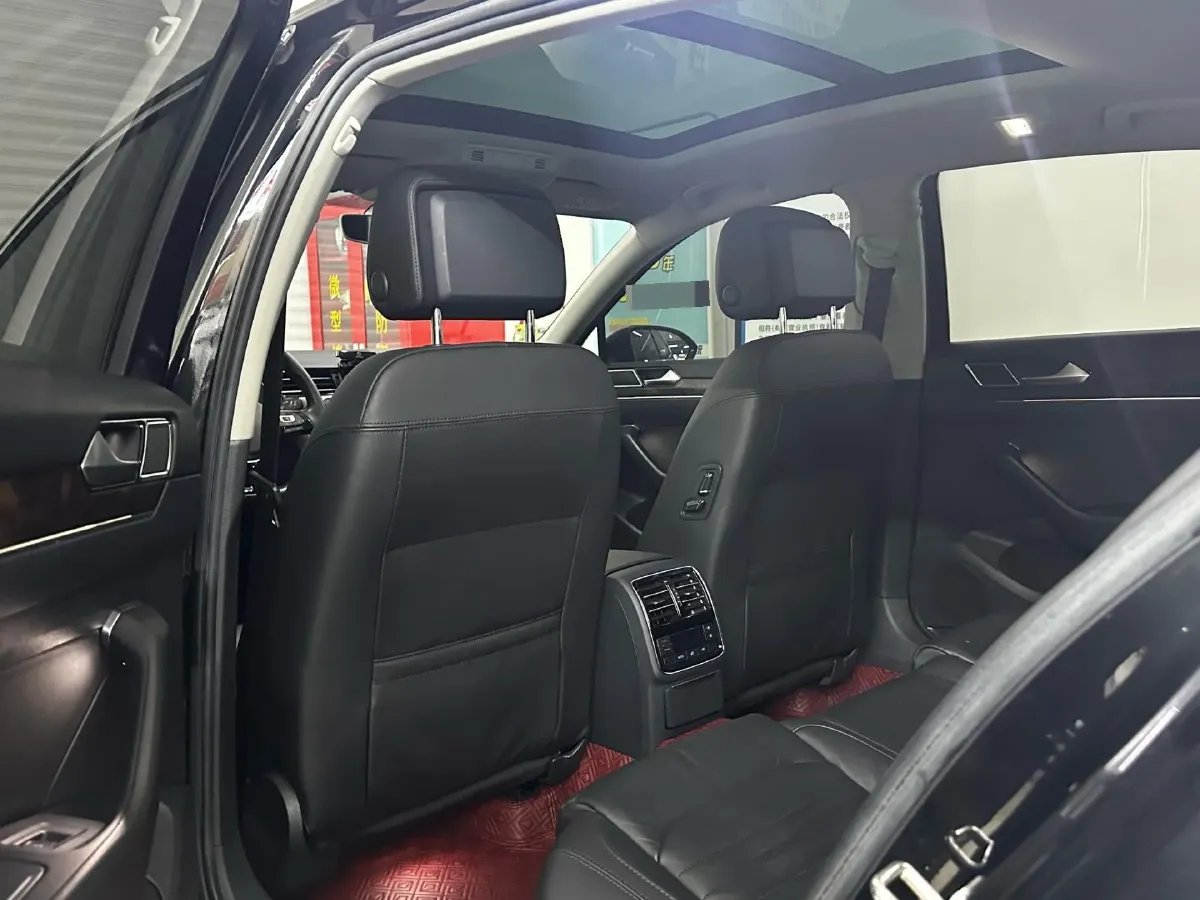 2018 Volkswagen Magotan 1.8T 180HP L4 7DCT,autocango,china used car exporter,china ev exporter,chinese used car exporter,chinese used ev exporter