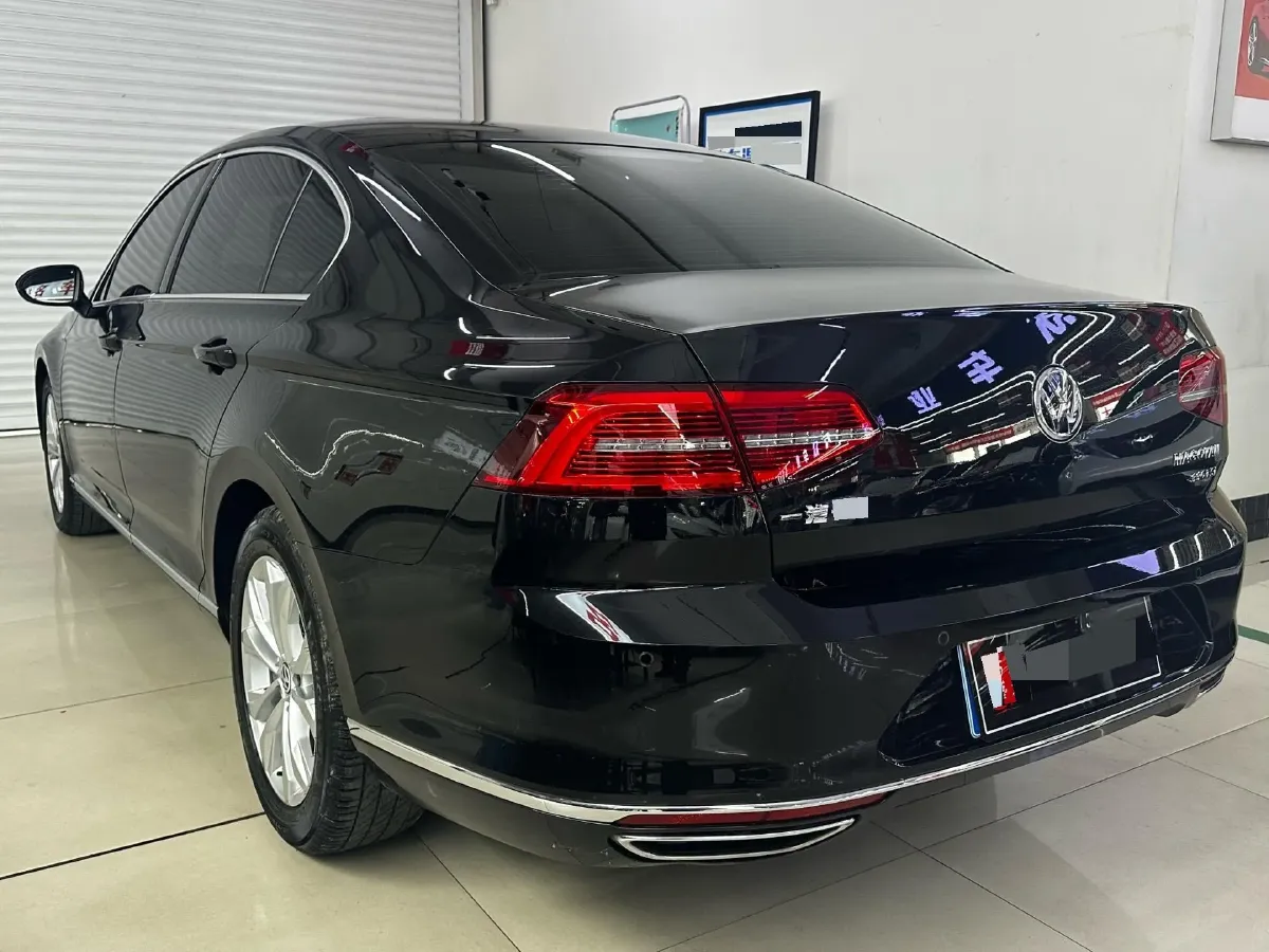 2018 Volkswagen Magotan 1.8T 180HP L4 7DCT,autocango,china used car exporter,china ev exporter,chinese used car exporter,chinese used ev exporter