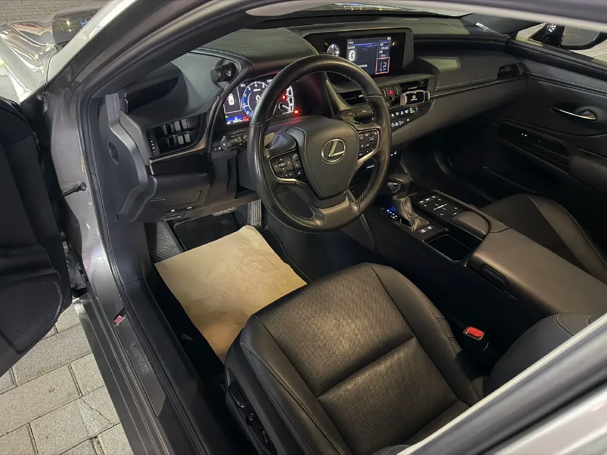 2020 Lexus ES 2.0L 173HP L4 CVT,autocango,china used car exporter,china ev exporter,chinese used car exporter,chinese used ev exporter