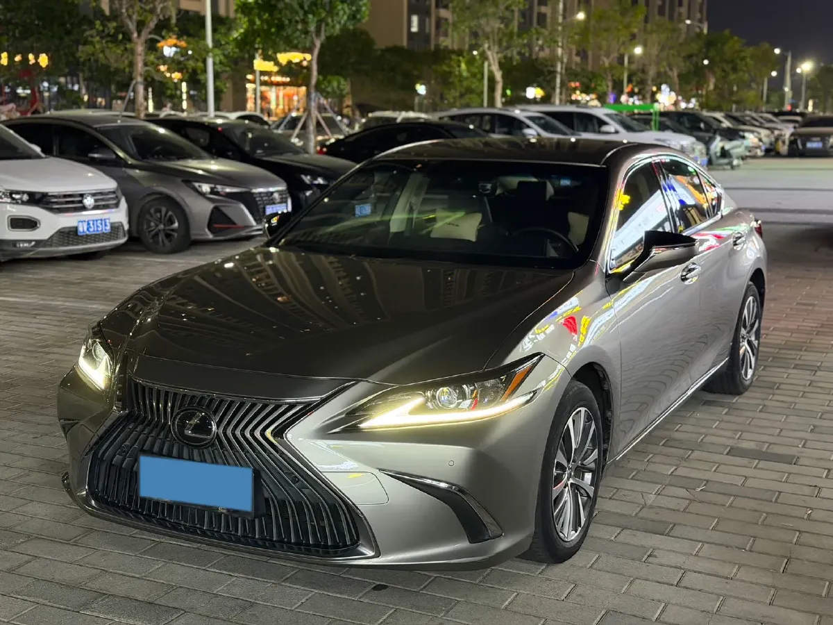 2020 Lexus ES 2.0L 173HP L4 CVT,autocango,china used car exporter,china ev exporter,chinese used car exporter,chinese used ev exporter