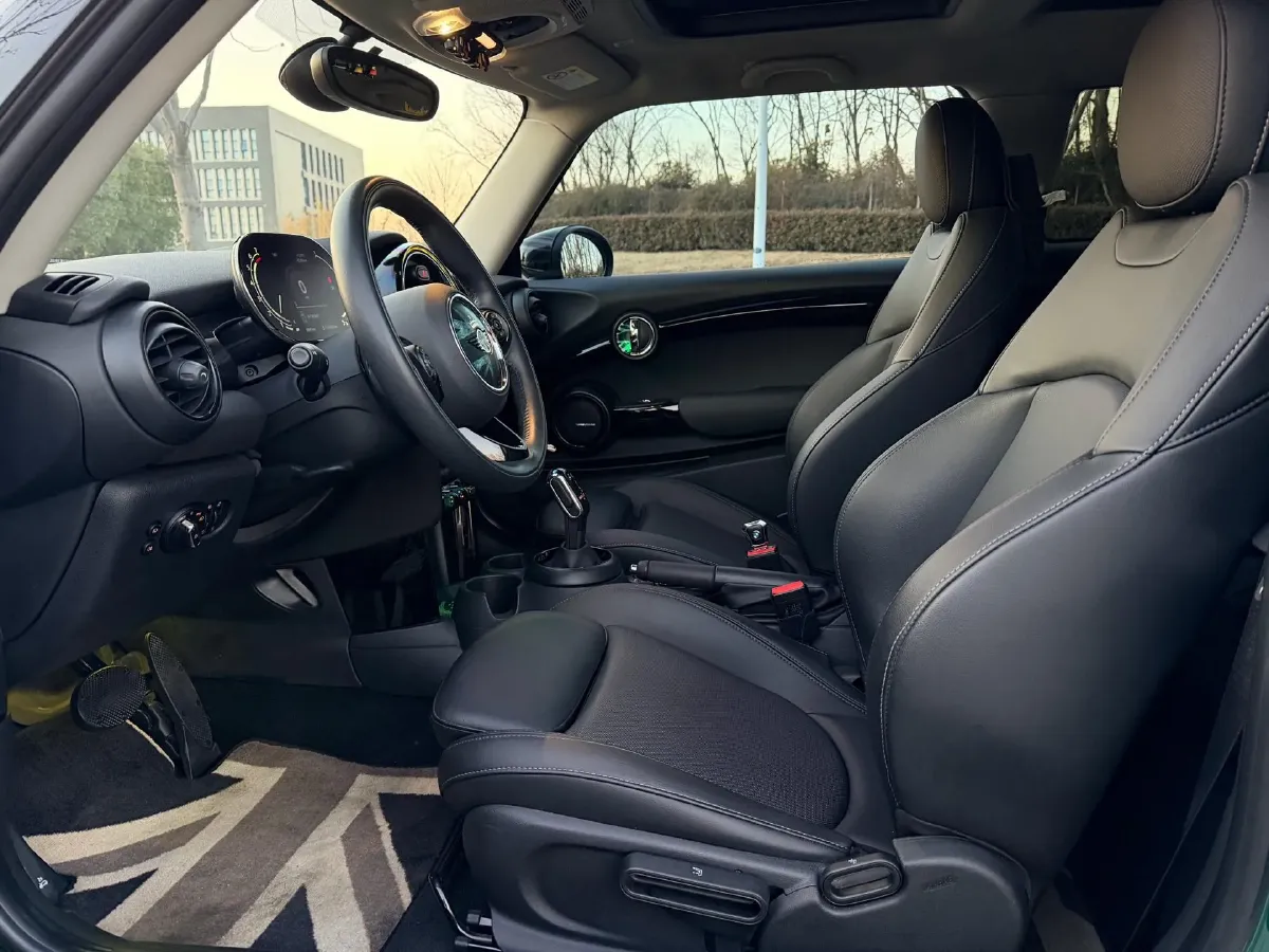 2021 MINI MINI 1.5T 136HP L3 7DCT,autocango,china used car exporter,china ev exporter,chinese used car exporter,chinese used ev exporter