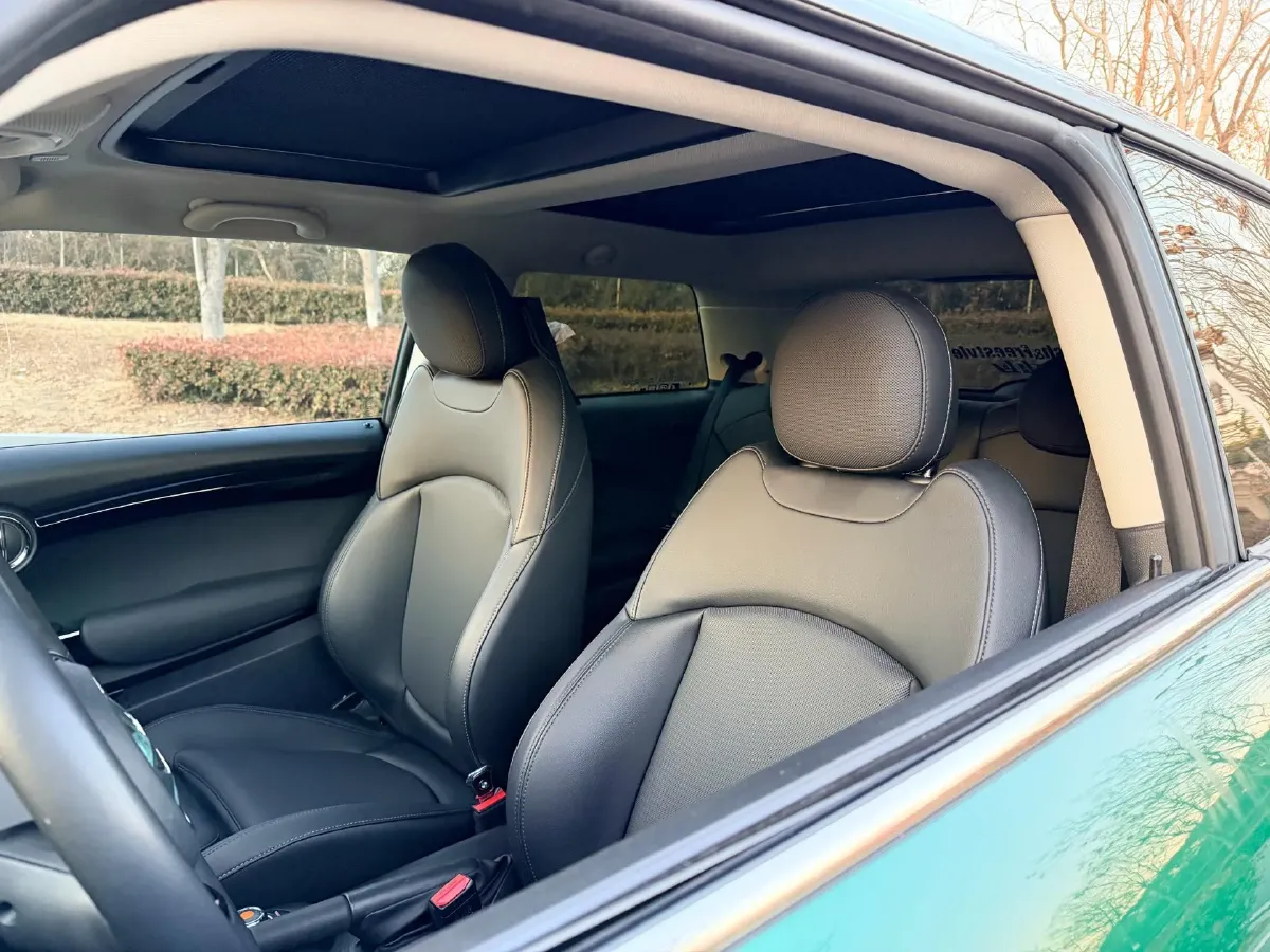 2021 MINI MINI 1.5T 136HP L3 7DCT,autocango,china used car exporter,china ev exporter,chinese used car exporter,chinese used ev exporter