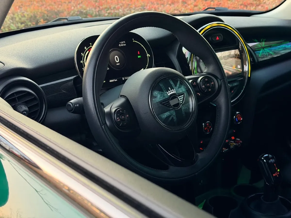 2021 MINI MINI 1.5T 136HP L3 7DCT,autocango,china used car exporter,china ev exporter,chinese used car exporter,chinese used ev exporter