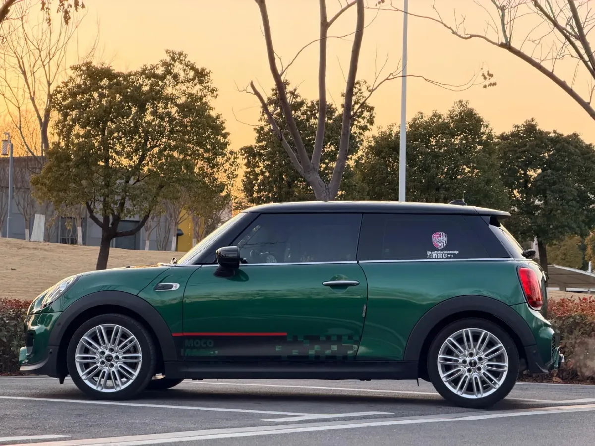 2021 MINI MINI 1.5T 136HP L3 7DCT,autocango,china used car exporter,china ev exporter,chinese used car exporter,chinese used ev exporter