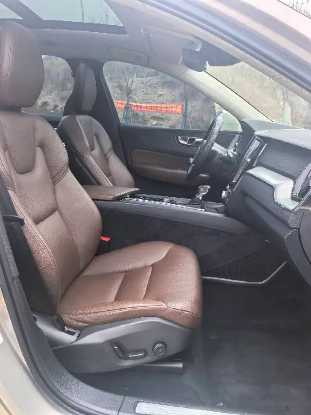 2019 Jeep Wrangler 2.0T 266HP L4 8AT,autocango,china used car exporter,china ev exporter,chinese used car exporter,chinese used ev exporter