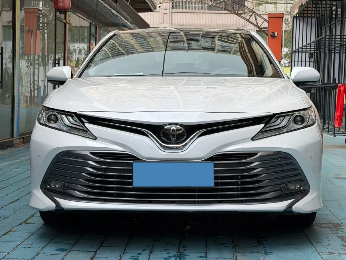 2021 Toyota Camry 2.5L 209HP L4 8AT,autocango,china used car exporter,china ev exporter,chinese used car exporter,chinese used ev exporter