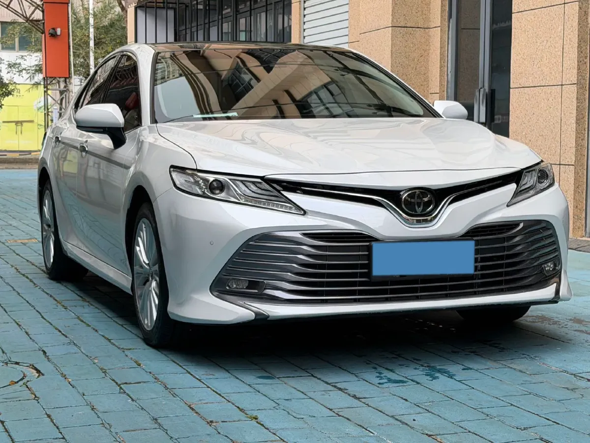 2021 Toyota Camry 2.5L 209HP L4 8AT,autocango,china used car exporter,china ev exporter,chinese used car exporter,chinese used ev exporter