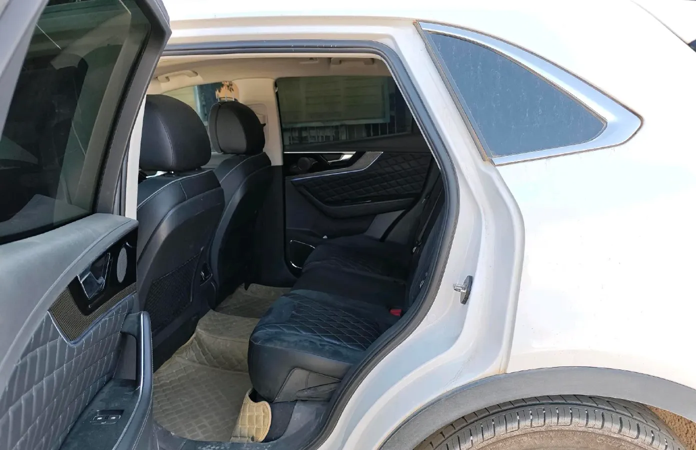 2019 HongQi HS5 2.0T 224HP L4 6AT,autocango,china used car exporter,china ev exporter,chinese used car exporter,chinese used ev exporter