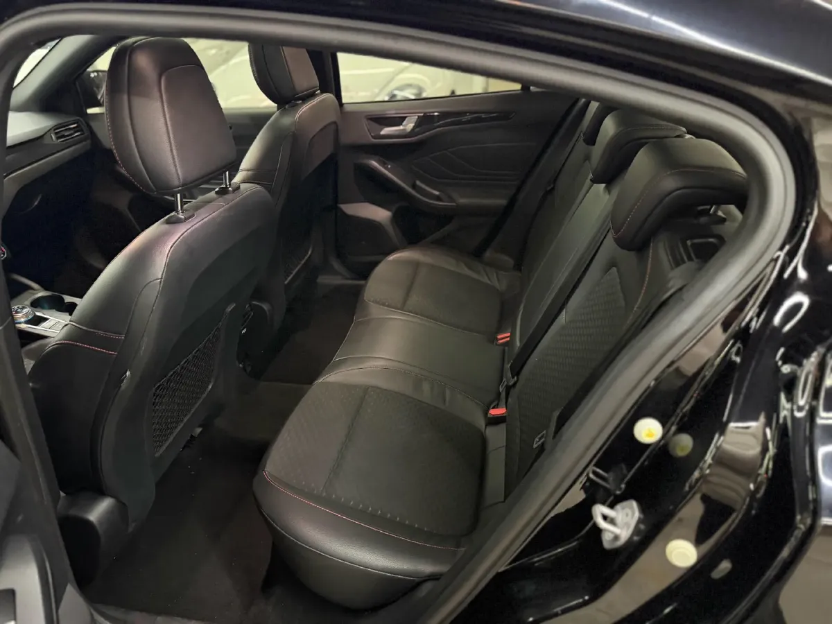 2019 Ford Focus 1.5T 184HP L3 8AT,autocango,china used car exporter,china ev exporter,chinese used car exporter,chinese used ev exporter