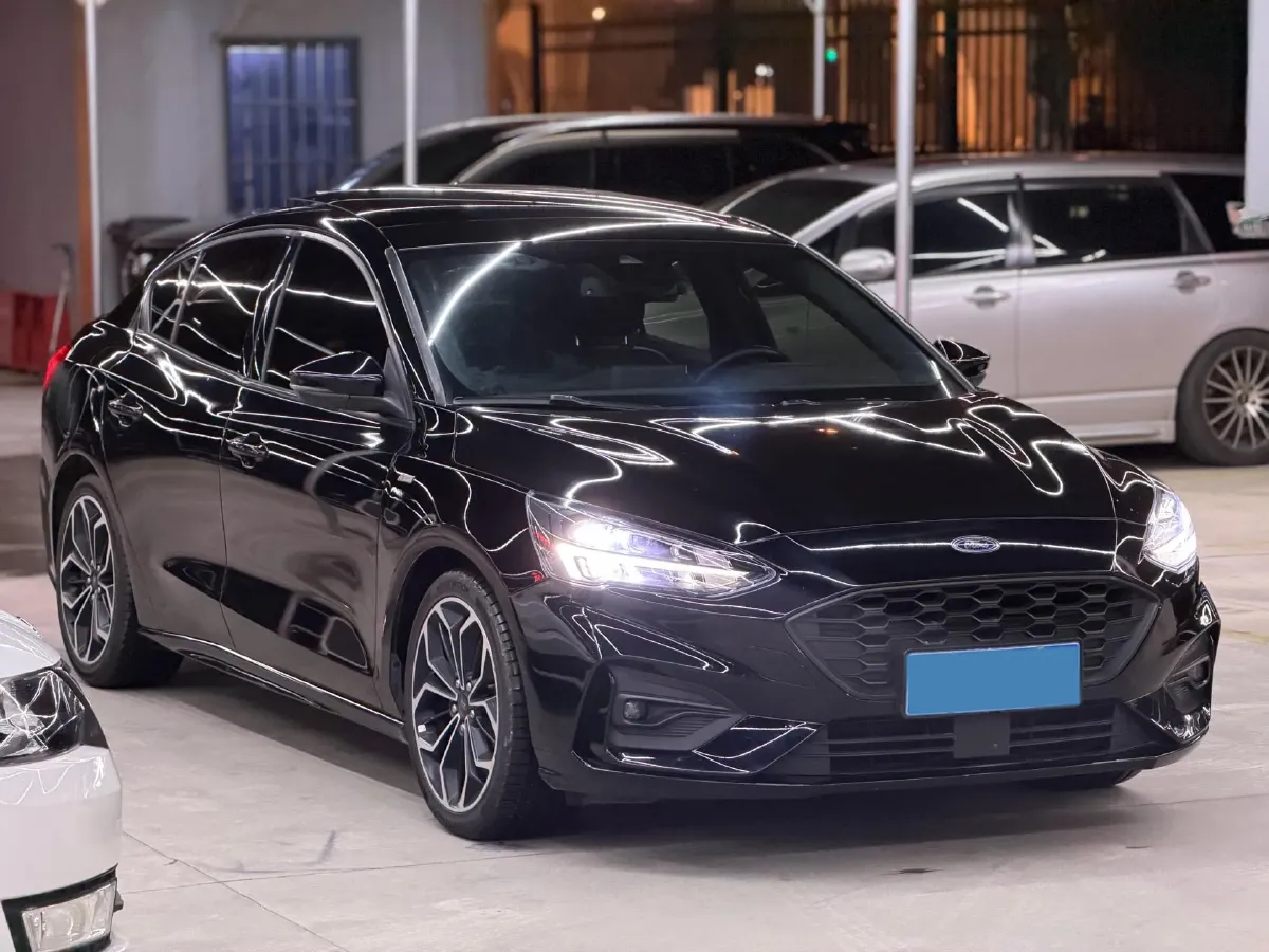 2019 Ford Focus 1.5T 184HP L3 8AT,autocango,china used car exporter,china ev exporter,chinese used car exporter,chinese used ev exporter
