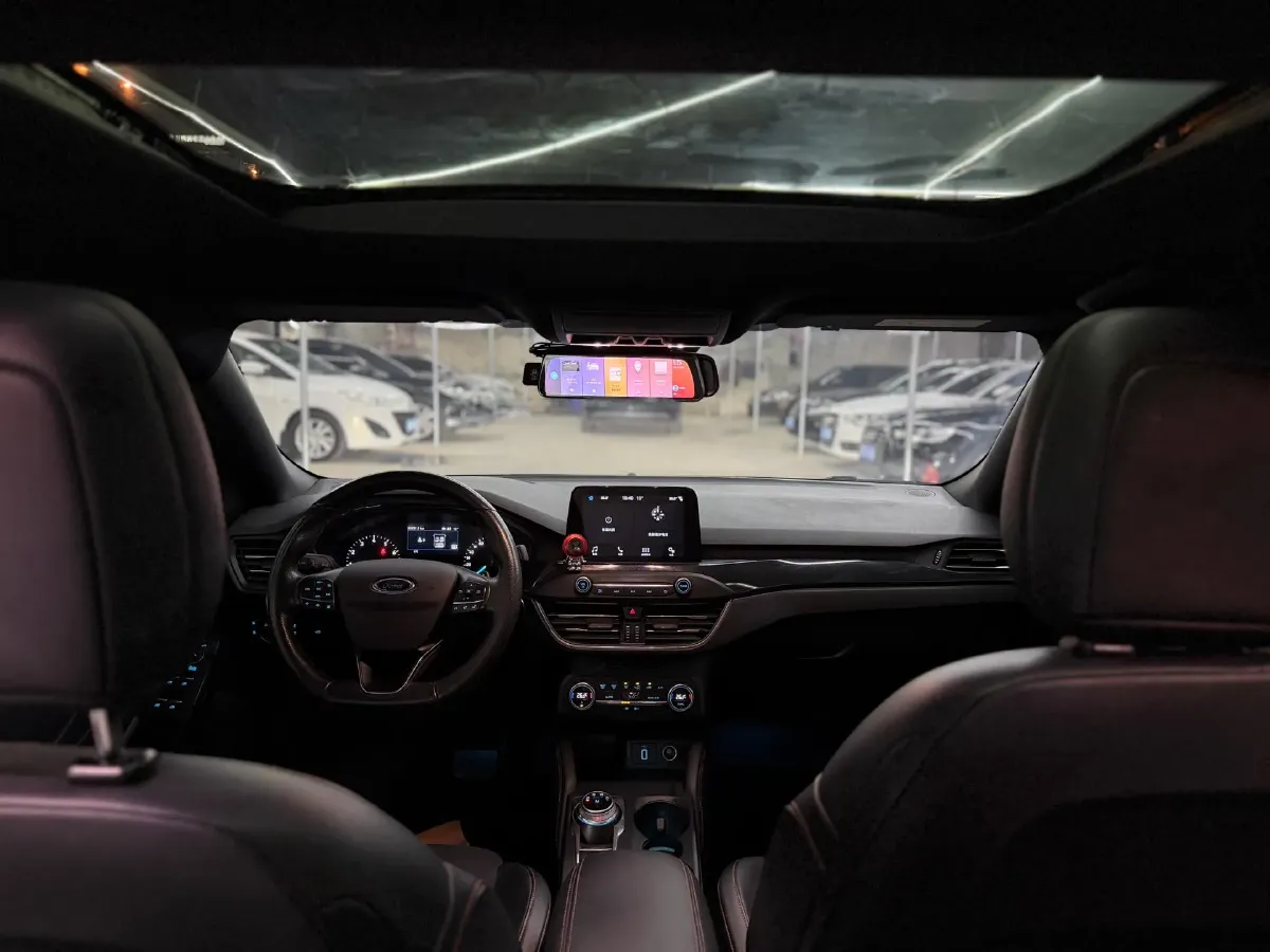 2019 Ford Focus 1.5T 184HP L3 8AT,autocango,china used car exporter,china ev exporter,chinese used car exporter,chinese used ev exporter