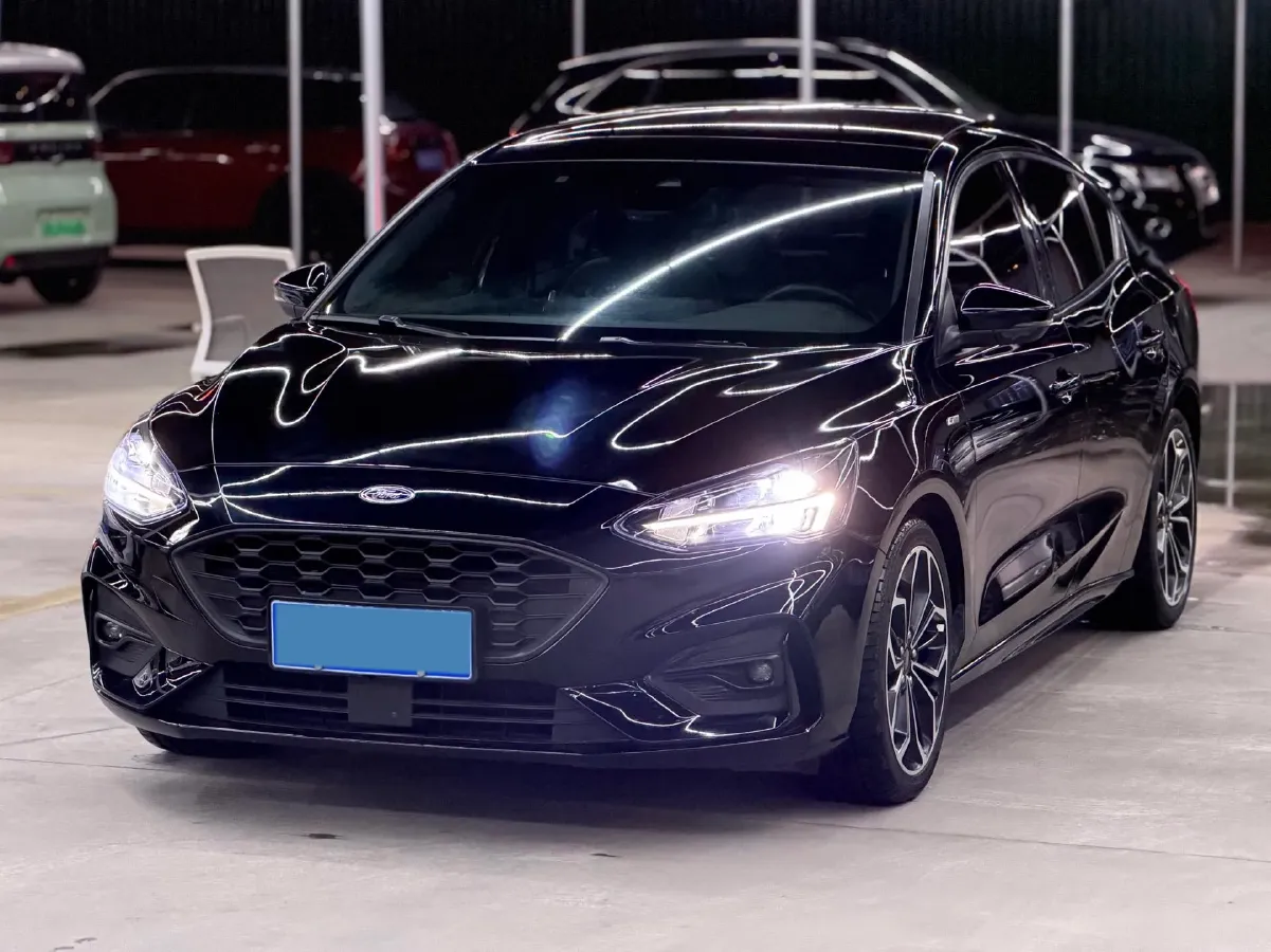 2019 Ford Focus 1.5T 184HP L3 8AT,autocango,china used car exporter,china ev exporter,chinese used car exporter,chinese used ev exporter
