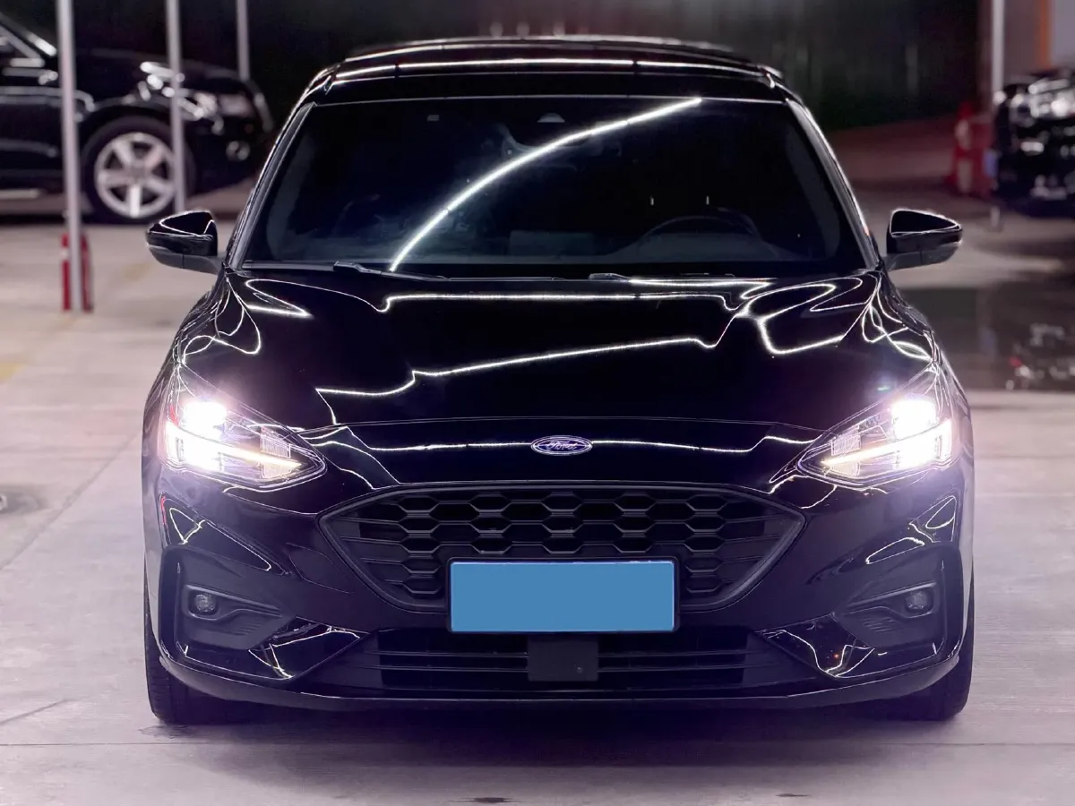 2019 Ford Focus 1.5T 184HP L3 8AT,autocango,china used car exporter,china ev exporter,chinese used car exporter,chinese used ev exporter