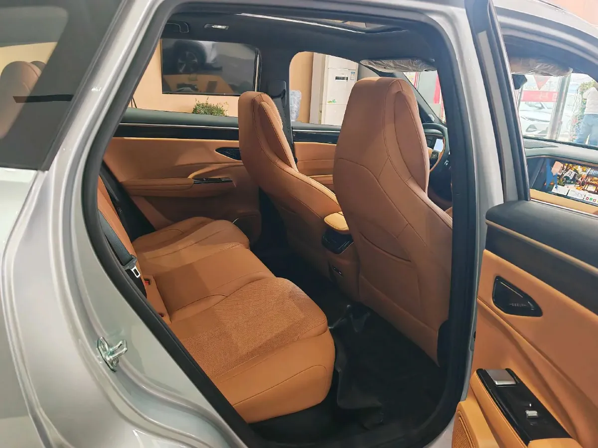 2025 Geely Galaxy L7 1.5L 112HP L4 1DHT PHEV 18.4KWH,autocango,china used car exporter,china ev exporter,chinese used car exporter,chinese used ev exporter