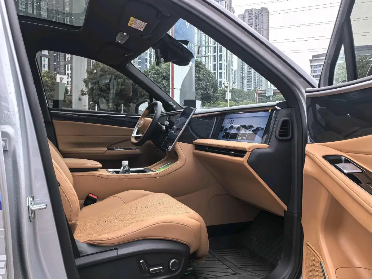 2025 Geely Galaxy L7 1.5L 112HP L4 1DHT PHEV 18.4KWH,autocango,china used car exporter,china ev exporter,chinese used car exporter,chinese used ev exporter