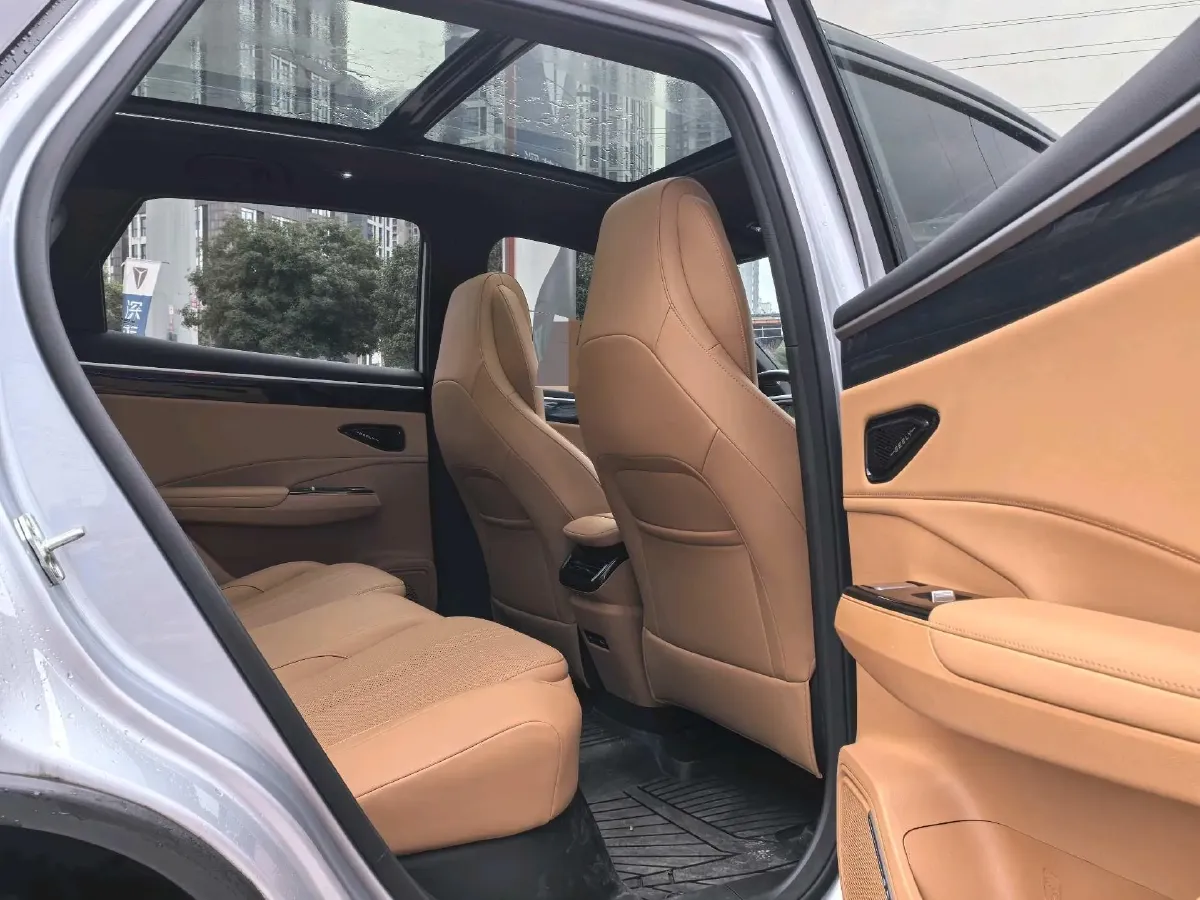 2025 Geely Galaxy L7 1.5L 112HP L4 1DHT PHEV 18.4KWH,autocango,china used car exporter,china ev exporter,chinese used car exporter,chinese used ev exporter