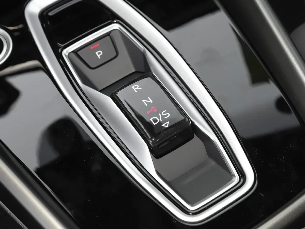 2026 Audi A3 1.5T 160HP L4 7DCT,autocango,china used car exporter,china ev exporter,chinese used car exporter,chinese used ev exporter