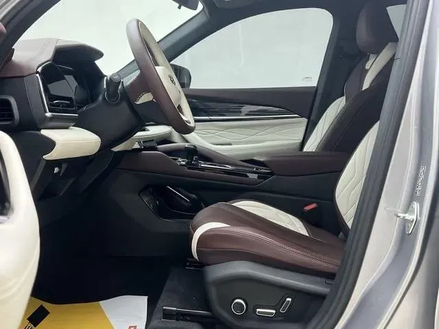 2021 Geely Monjaro 2.0T 218HP L4 7DCT,autocango,china used car exporter,china ev exporter,chinese used car exporter,chinese used ev exporter