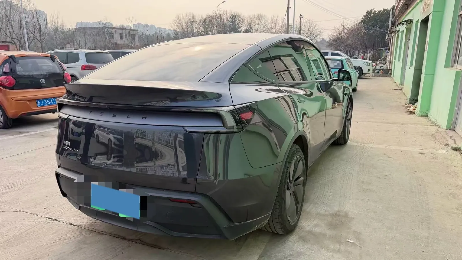 2025 Tesla Model Y BEV 78.4KWH,autocango,china used car exporter,china ev exporter,chinese used car exporter,chinese used ev exporter