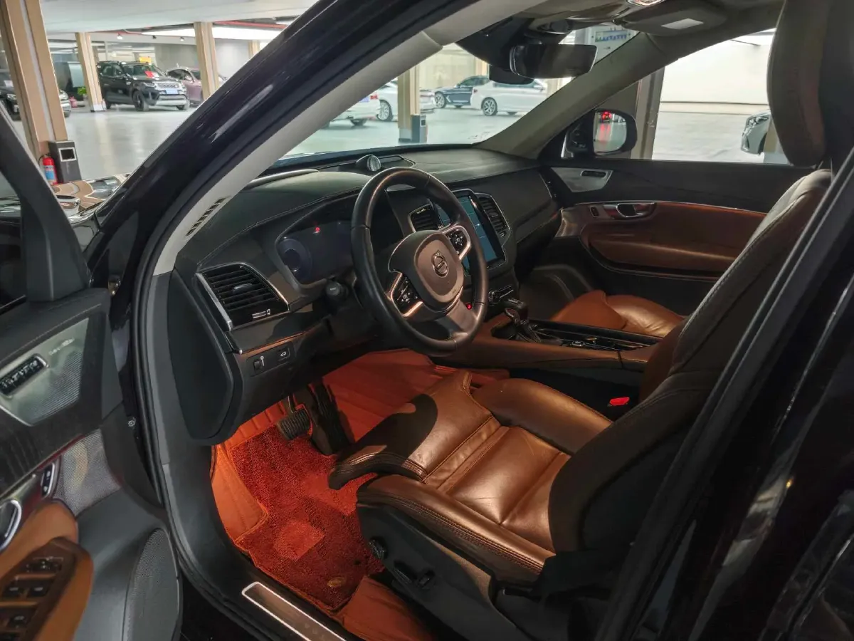 2020 Volvo XC90 2.0T 310HP L4 8AT,autocango,china used car exporter,china ev exporter,chinese used car exporter,chinese used ev exporter