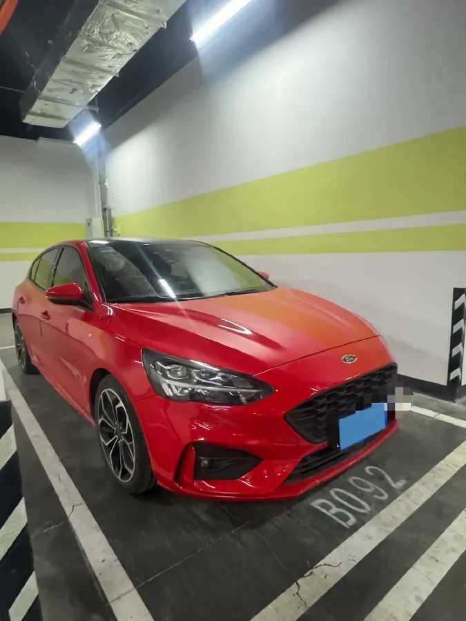 2019 Ford Focus 1.5T 184HP L3 8AT,autocango,china used car exporter,china ev exporter,chinese used car exporter,chinese used ev exporter