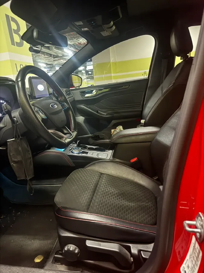 2019 Ford Focus 1.5T 184HP L3 8AT,autocango,china used car exporter,china ev exporter,chinese used car exporter,chinese used ev exporter