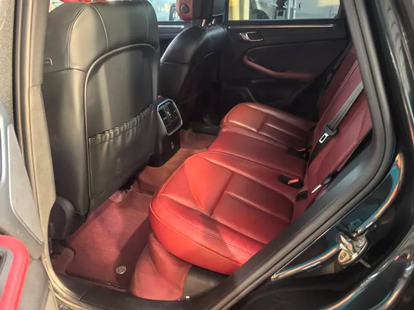 2023 Porsche Macan 2.0T 265HP L4 7DCT,autocango,china used car exporter,china ev exporter,chinese used car exporter,chinese used ev exporter