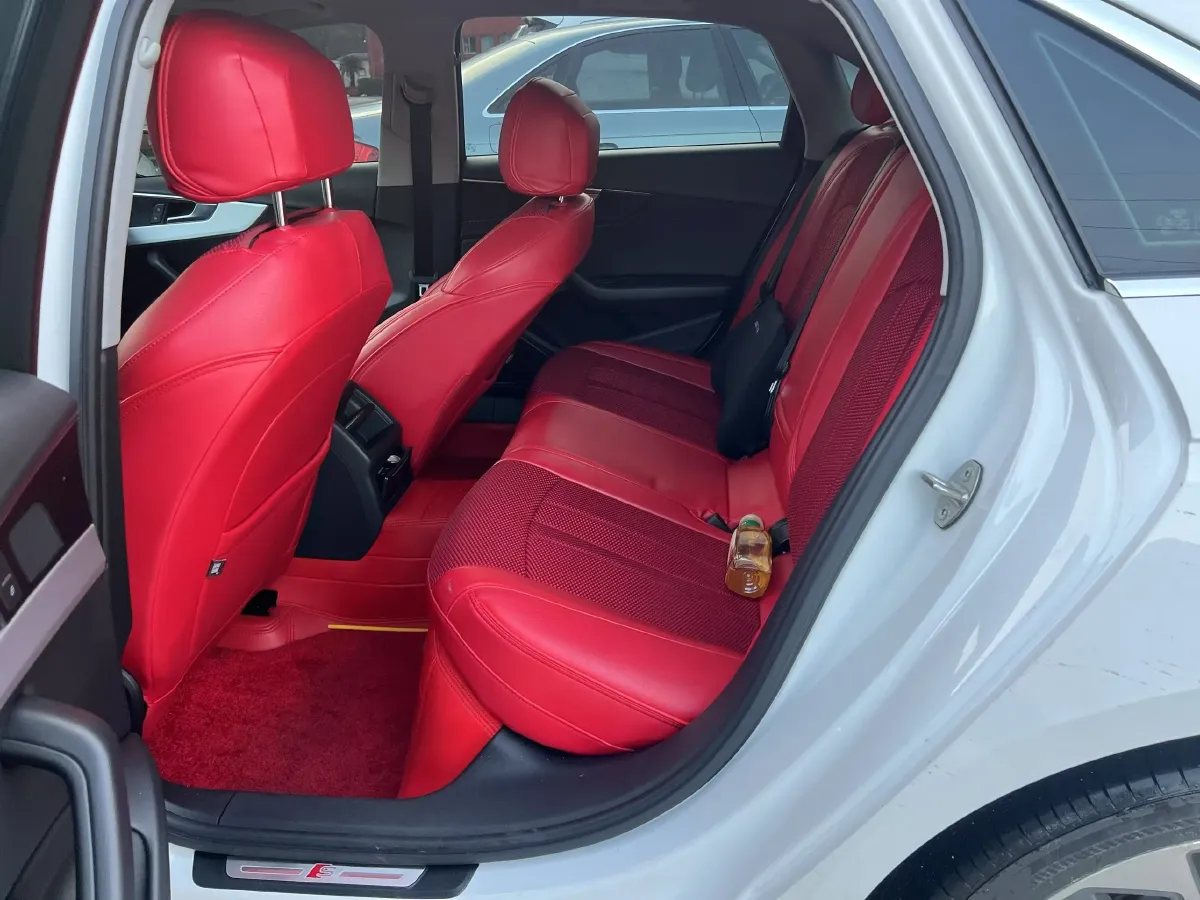 2020 Audi A4L 2.0T 190HP L4 7DCT,autocango,china used car exporter,china ev exporter,chinese used car exporter,chinese used ev exporter