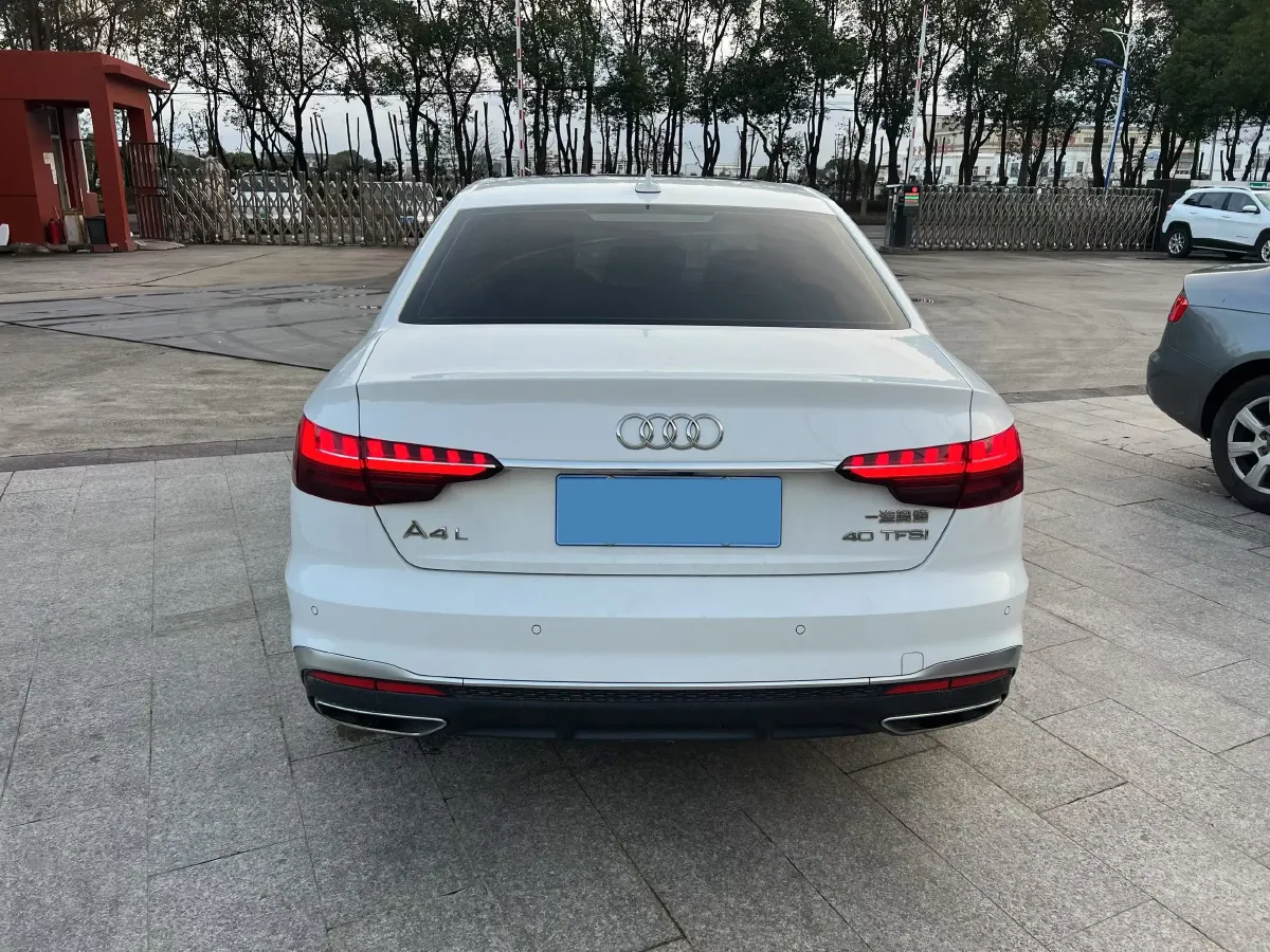 2020 Audi A4L 2.0T 190HP L4 7DCT,autocango,china used car exporter,china ev exporter,chinese used car exporter,chinese used ev exporter