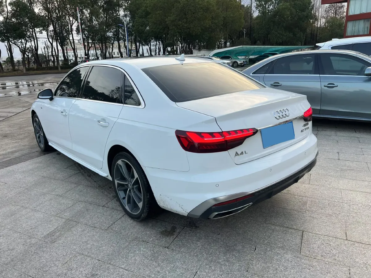 2020 Audi A4L 2.0T 190HP L4 7DCT,autocango,china used car exporter,china ev exporter,chinese used car exporter,chinese used ev exporter